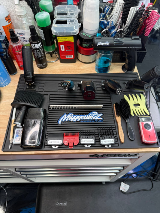 Miggycuhtzz Magnetic Barber Mat (6 Magnets)